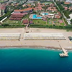 Club Turan World Select Otel